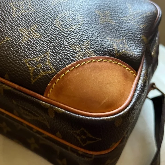 100% Authentic Louis Vuitton Vintage Monogram Canvas Nile Messenger Bag - Picture 10 of 16